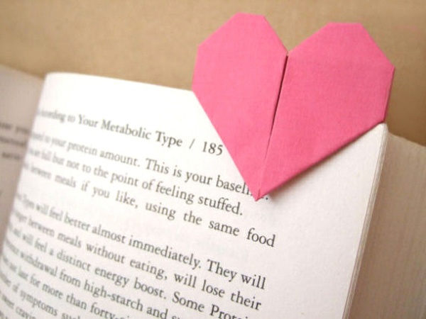 มาพับกระดาษเป็นที่คั่นหนังสือ..รูปหัวใจกัน ..