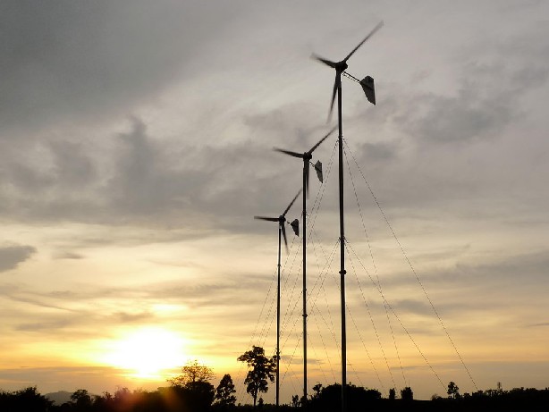 WINDXPLUS กังหันลมผลิตพลังงานไฟฟ้า..ฝีมือคนไทย WINDXPLUS กังหันลมผลิตพลังงานไฟฟ้า..ฝีมือคนไทย
